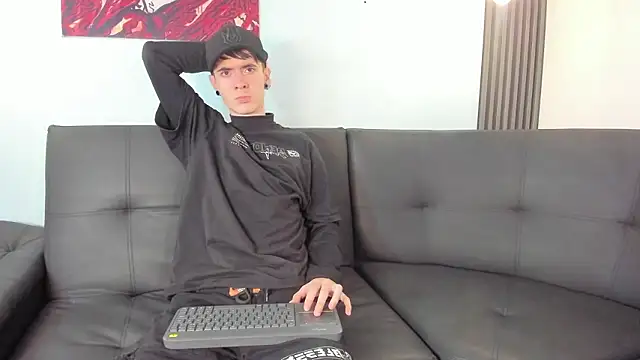 Lio      online show from February 15, 2026, 3:14 am