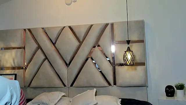 nilaynoa online show from February 10, 2026, 12:09 pm