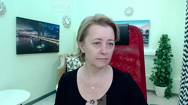 MONA W online show from April 7, 2026, 11:10 am