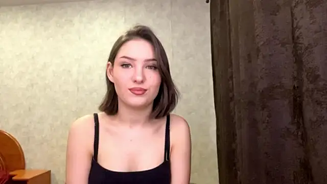 Snapshot of FoxieFlare chatting on February 3, 2026, 12:09 am FoxieFlare online show from February 3, 2026, 12:09 am