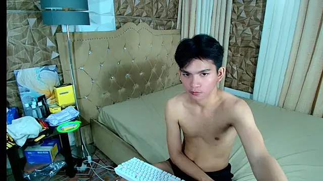 Snapshot of urtwinkjoshx chatting on February 17, 2026, 5:04 am urtwinkjoshx online show from February 17, 2026, 5:04 am