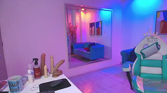 Madame scarlett online show from April 6, 2026, 11:33 am