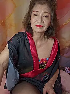 Snapshot of URAN429 chatting on May 15, 2026, 5:42 pm URAN429 online show from May 15, 2026, 5:42 pm