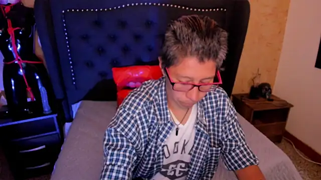 Kali Panther online show from April 1, 2026, 7:44 pm