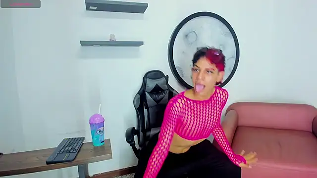 Snapshot of Philipp-Jones chatting on February 8, 2026, 12:19 pm Philipp-Jones online show from February 8, 2026, 12:19 pm