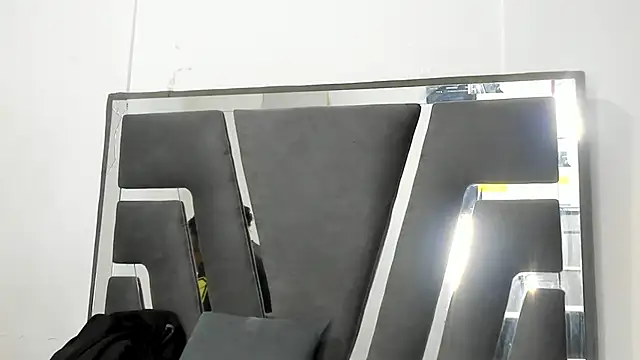 Sophiia88 online show from April 9, 2026, 8:03 pm