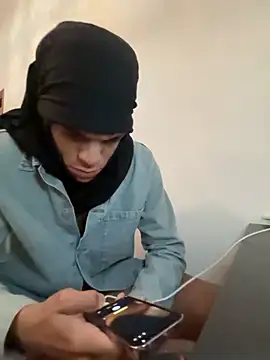 LongPanter04 online show from March 15, 2026, 10:05 pm