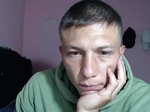 Snapshot of Cronos_Hot_8 chatting on February 20, 2026, 8:38 am Cronos Hot 8 online show from February 20, 2026, 8:38 am