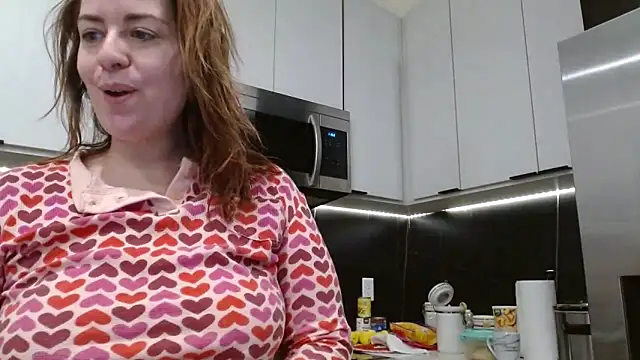 Snapshot of HazelSkyesChat chatting on February 14, 2026, 5:53 pm HazelSkyesChat online show from February 14, 2026, 5:53 pm