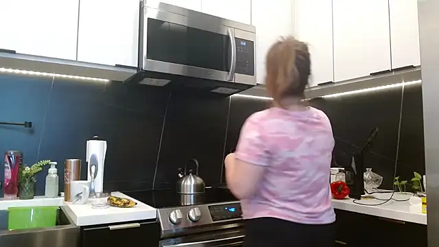 HazelSkyesChat online show from March 30, 2026, 10:11 pm