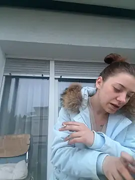 Snapshot of SofieKayla chatting on April 12, 2026, 6:02 pm SofieKayla online show from April 12, 2026, 6:02 pm