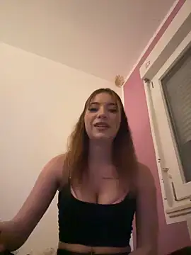 Snapshot of SofieKayla chatting on April 14, 2026, 9:21 pm SofieKayla online show from April 14, 2026, 9:21 pm