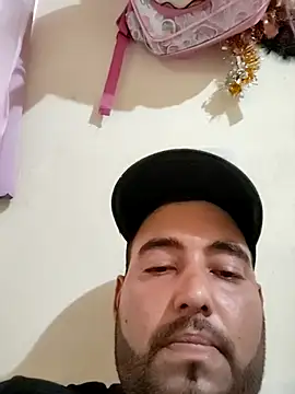Carlos0294 online show from May 9, 2026, 11:32 pm
