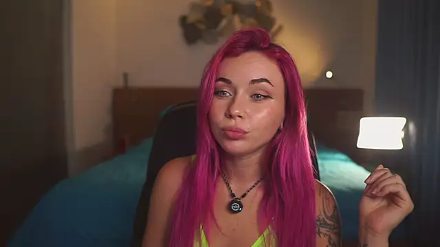 Sarah Pink online show from March 5, 2026, 12:23 pm