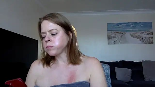 Snapshot of ElizabethArden42- chatting on April 29, 2026, 3:38 pm ElizabethArden42- online show from April 29, 2026, 3:38 pm