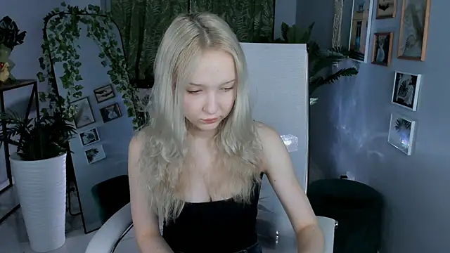 MaoqiBeverly online show from April 6, 2026, 3:04 am