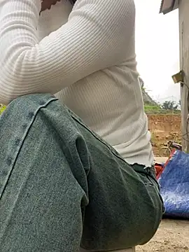 Snapshot of susin-beo chatting on February 9, 2026, 9:57 am susin-beo online show from February 9, 2026, 9:57 am