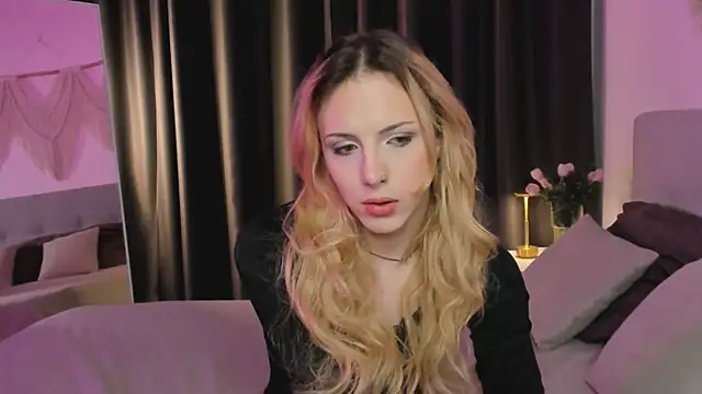Snapshot of Tiffany__King chatting on May 12, 2026, 5:37 am Tiffany King online show from May 12, 2026, 5:37 am