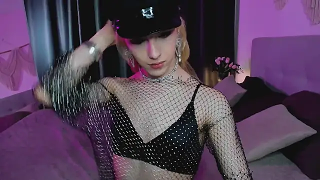 Snapshot of Tiffany__King chatting on May 27, 2026, 11:07 am Tiffany King online show from May 27, 2026, 11:07 am