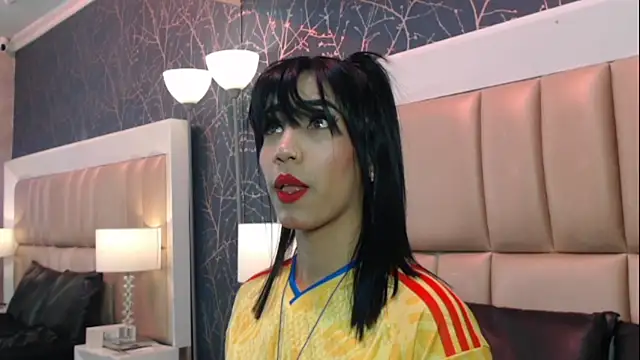 Snapshot of MiaKarsson chatting on June 4, 2026, 7:42 pm MiaKarsson online show from June 4, 2026, 7:42 pm