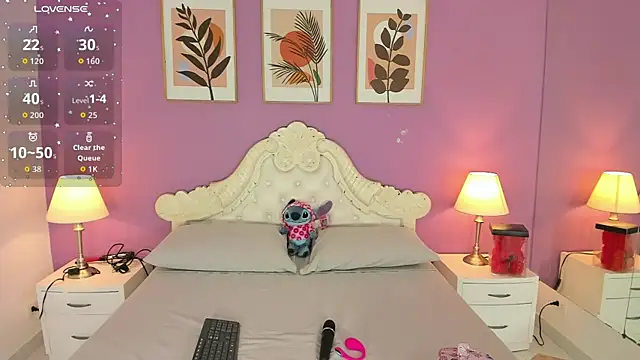 KiaraEverly online show from March 26, 2026, 12:00 pm