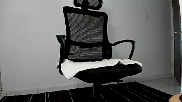 CRISTHIAN WOLF1 online show from April 15, 2026, 8:42 pm