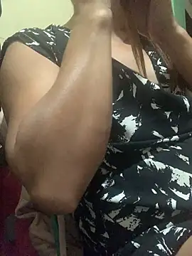 Snapshot of foxyladyTs chatting on February 3, 2026, 2:22 pm foxyladyTs online show from February 3, 2026, 2:22 pm