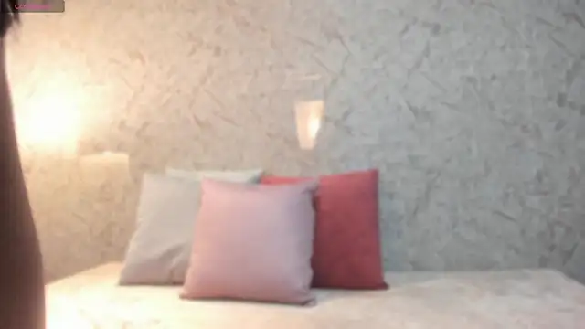 LessLee1 online show from April 18, 2026, 12:09 pm