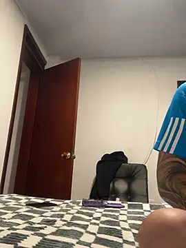 Snapshot of joeandlove chatting on February 10, 2026, 2:37 am joeandlove online show from February 10, 2026, 2:37 am