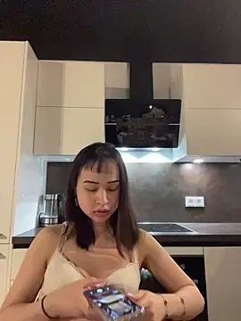 Just-Lilly online show from March 27, 2026, 1:00 pm