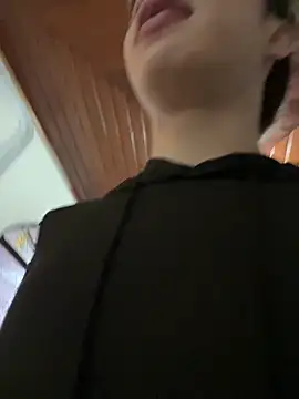 AlexanderCollman2 online show from April 17, 2026, 3:09 am