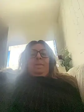 Snapshot of JasmineGlow7 chatting on May 10, 2026, 10:37 pm JasmineGlow7 online show from May 10, 2026, 10:37 pm