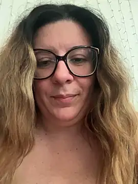 Snapshot of JasmineGlow7 chatting on May 30, 2026, 10:56 am JasmineGlow7 online show from May 30, 2026, 10:56 am