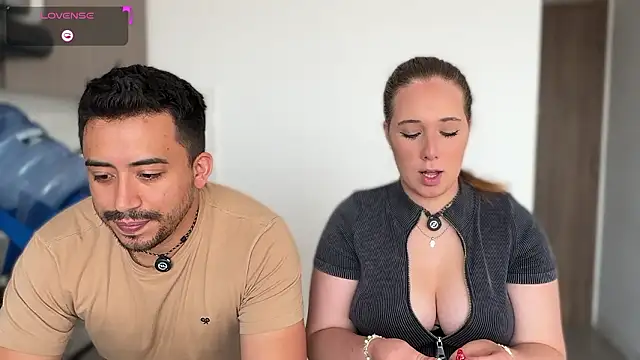 Snapshot of Sofii_n_Diego chatting on February 9, 2026, 9:19 pm Sofii n Diego online show from February 9, 2026, 9:19 pm