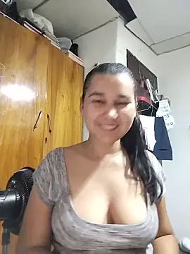 Snapshot of Merliah_1 chatting on June 22, 2026, 4:59 pm Merliah 1 online show from June 22, 2026, 4:59 pm