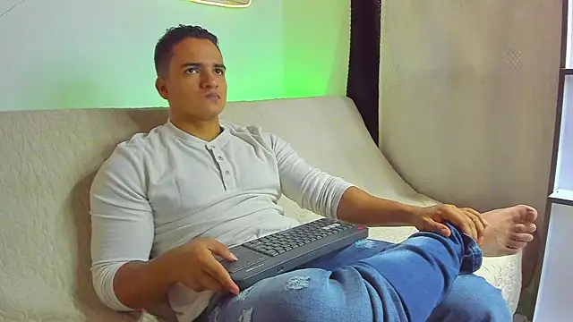 jhon nicolas online show from March 7, 2026, 8:06 pm