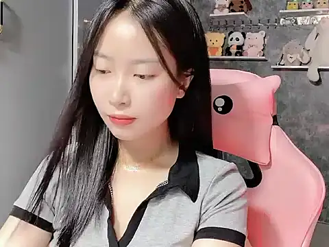 Linne6789 online show from April 4, 2026, 4:11 am