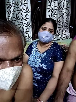 HoneyHush online show from February 18, 2026, 6:15 pm