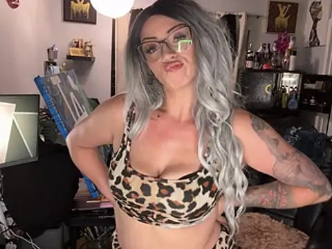 Snapshot of Alicethickpeach chatting on July 4, 2026, 12:22 pm Alicethickpeach online show from July 4, 2026, 12:22 pm