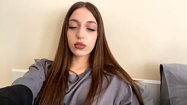 CutieWorm online show from February 5, 2026, 11:15 am