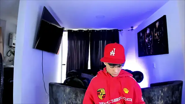 Snapshot of miguel_aguirre_ chatting on February 25, 2026, 12:26 pm miguel aguirre online show from February 25, 2026, 12:26 pm