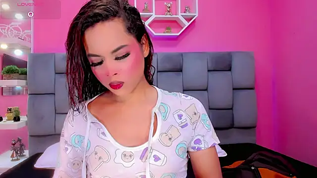 Snapshot of ManuelaJohnson chatting on May 11, 2026, 12:44 pm ManuelaJohnson online show from May 11, 2026, 12:44 pm