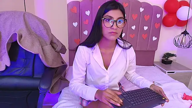 Ateneaaa  online show from February 13, 2026, 7:32 pm