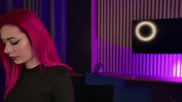 Snapshot of KaylieRosse chatting on February 17, 2026, 6:14 pm KaylieRosse online show from February 17, 2026, 6:14 pm