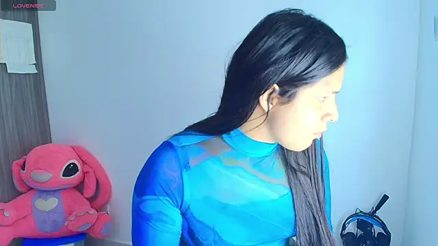 Snapshot of alys_love chatting on May 31, 2026, 5:20 pm alys love online show from May 31, 2026, 5:20 pm