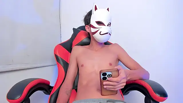 Snapshot of Senpai_Lover_ chatting on February 28, 2026, 8:21 pm Senpai Lover online show from February 28, 2026, 8:21 pm