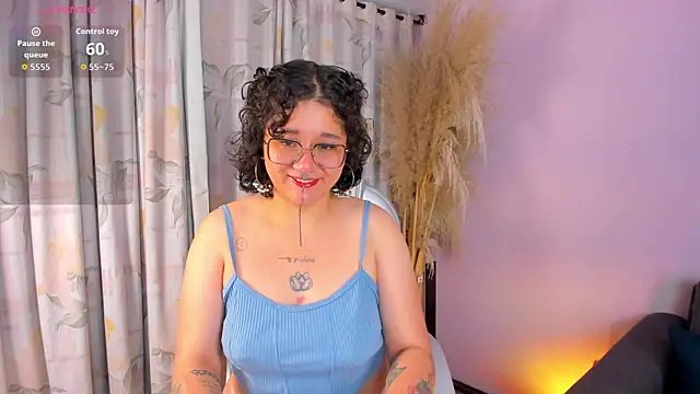 Snapshot of Sylvara_bx chatting on May 2, 2026, 11:48 am Sylvara bx online show from May 2, 2026, 11:48 am
