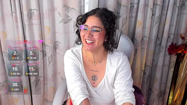 Snapshot of Sylvara_bx chatting on May 21, 2026, 11:39 am Sylvara bx online show from May 21, 2026, 11:39 am