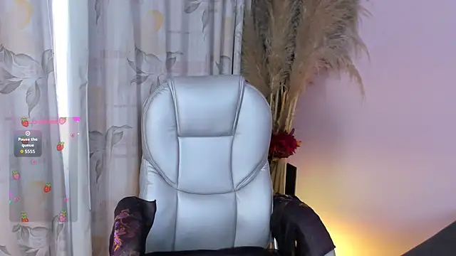 Snapshot of Sylvara_bx chatting on May 25, 2026, 1:06 pm Sylvara bx online show from May 25, 2026, 1:06 pm
