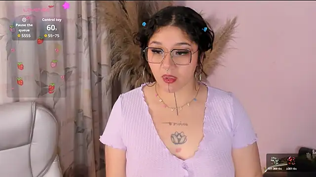Snapshot of Sylvara_bx chatting on June 9, 2026, 12:06 pm Sylvara bx online show from June 9, 2026, 12:06 pm